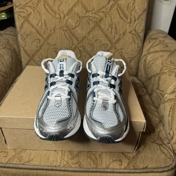 New Balance 1906R Men's 6.5 Women's 8 (U1906RCE) Silver Metallic Deep Ocean - Picture 5 of 9